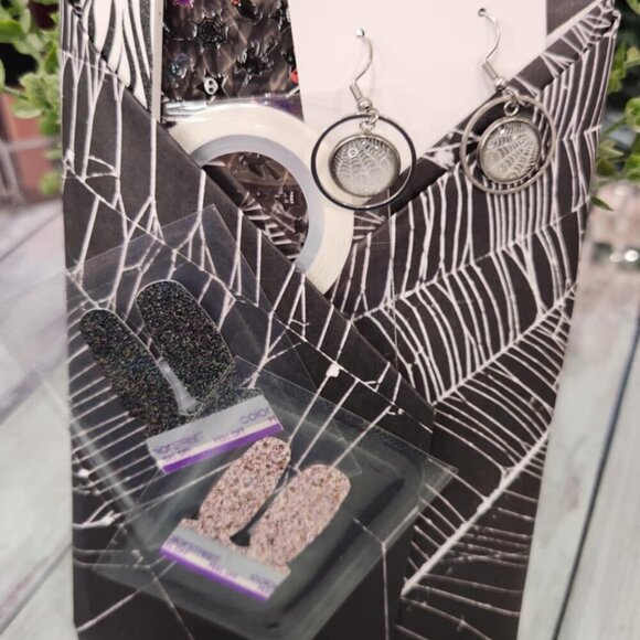 Blind Date with a Mani Bundle - Picture 10 of 13